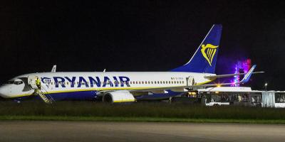 Ryanair Boeing 737 Fire Forces Wing Evacuation at Palma Airport, Leaving 18 Injured